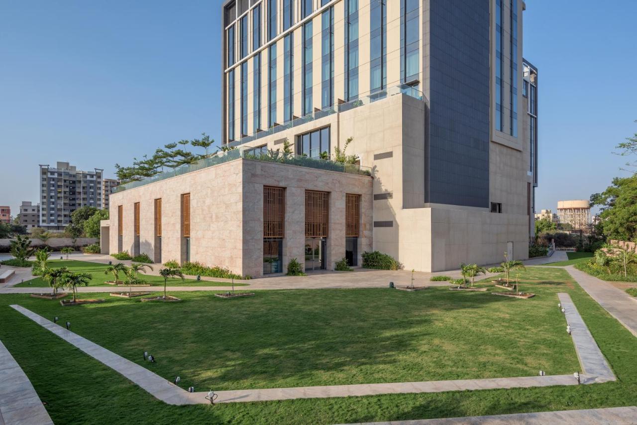 Radisson Blu Hotel & Spa, Nashik Εξωτερικό φωτογραφία